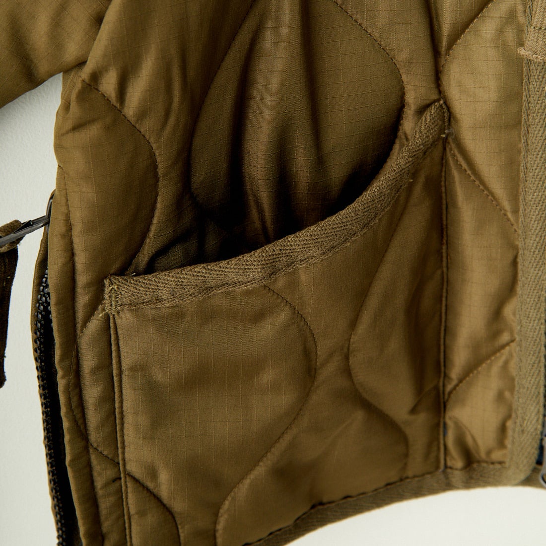 TAION [タイオン] キッズミリタリー Vネックジップダウンジャケット [TAION-K101ZML-1] D.OLIVE