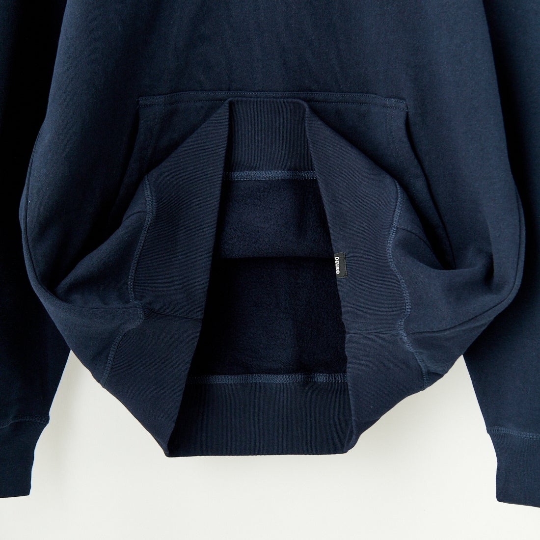 DEUS EX MACHINA [デウス エクス マキナ] CRUISING DEUSスウェットフーディ [DMF248627] NAVY