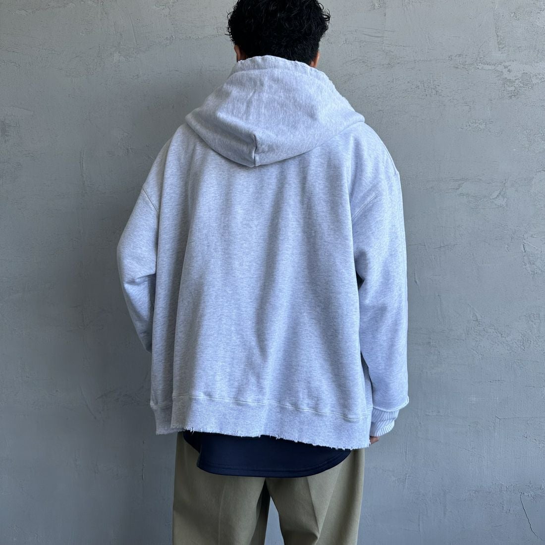 Jeans Factory Clothes [ジーンズファクトリークローズ] ピグメント ヘビー裏毛サーマルカットジップパーカー [2423-INM1] ASH&&モデル身長：168cm 着用サイズ：L&&