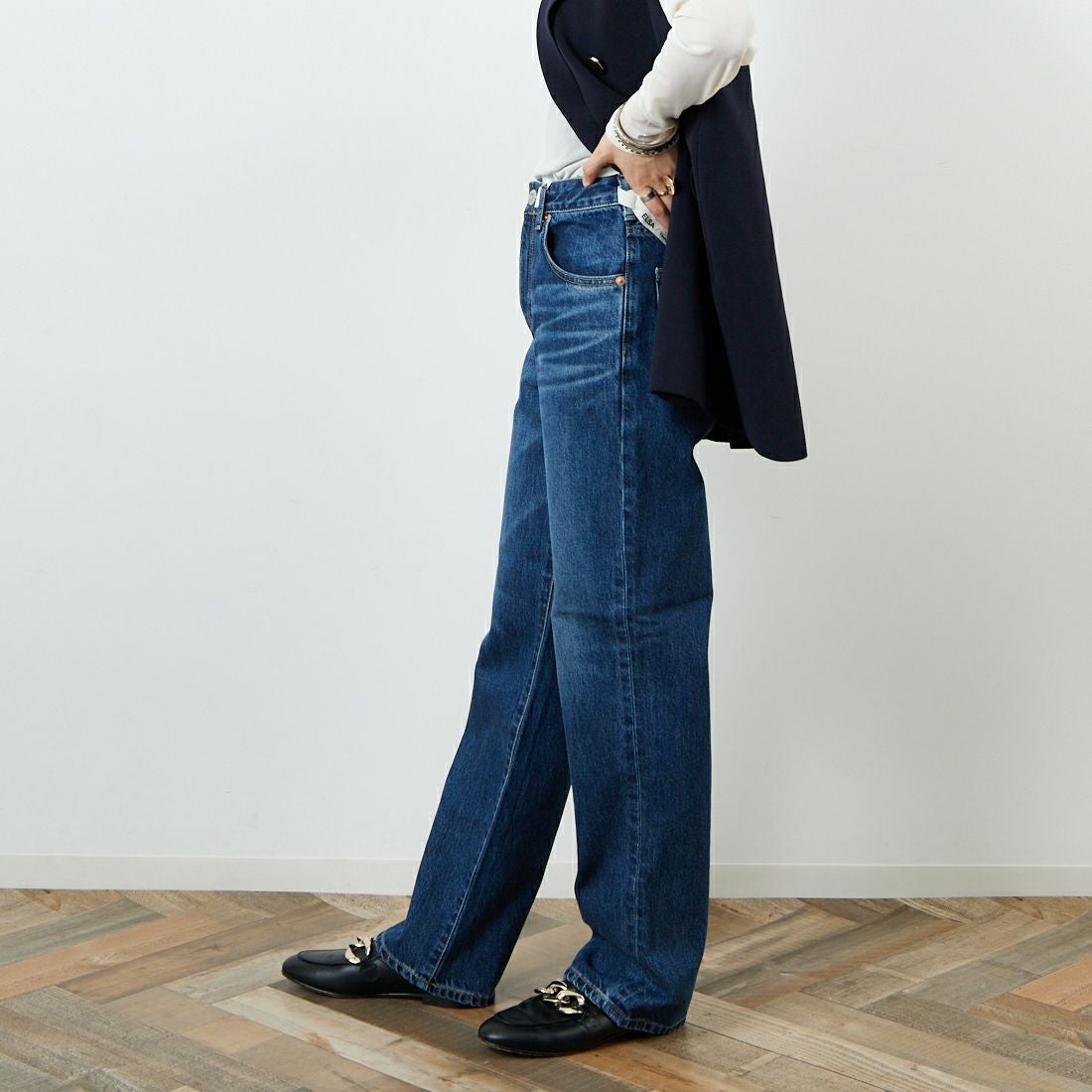 SOMETHING [サムシング] ELSA ヴィンテージストレートデニムパンツ [SEA13] 36 MID BLU &&モデル身長：160cm 着用サイズ：S&&