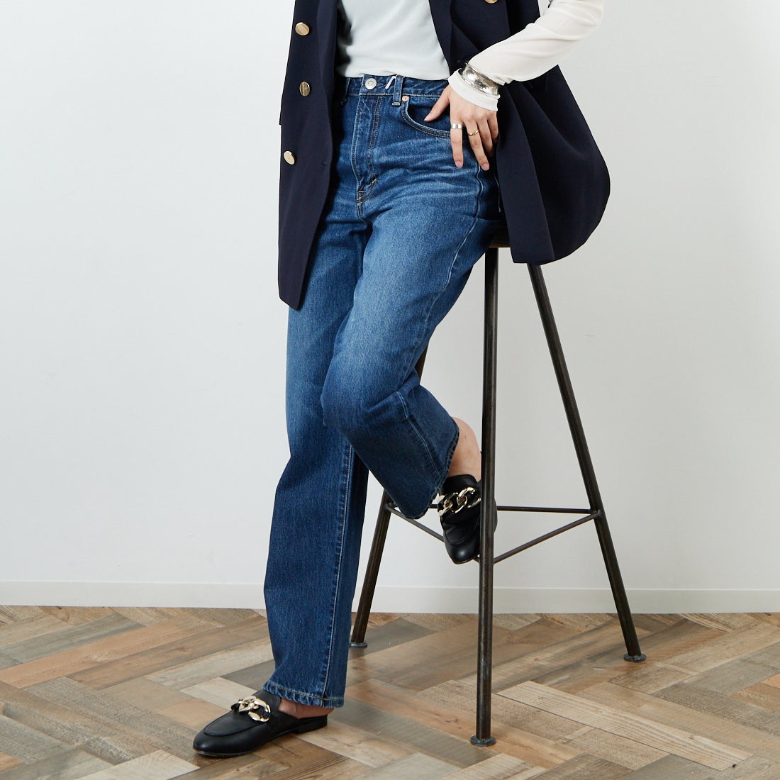 SOMETHING [サムシング] ELSA ヴィンテージストレートデニムパンツ [SEA13] 36 MID BLU &&モデル身長：160cm 着用サイズ：S&&