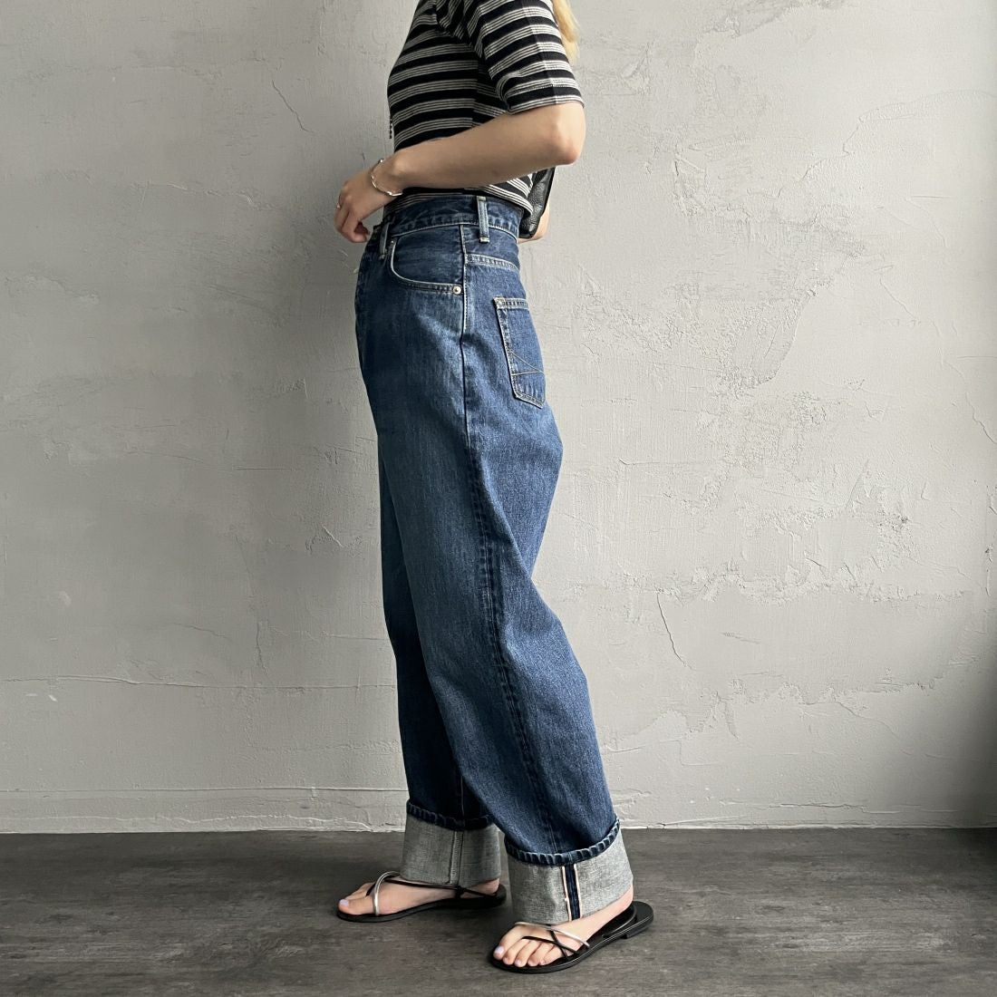SOMETHING [サムシング] スーパーハイライズワイドストレートデニムパンツ [SA1000] 36 M.BLUE&&モデル身長：156cm　着用サイズ：S&&