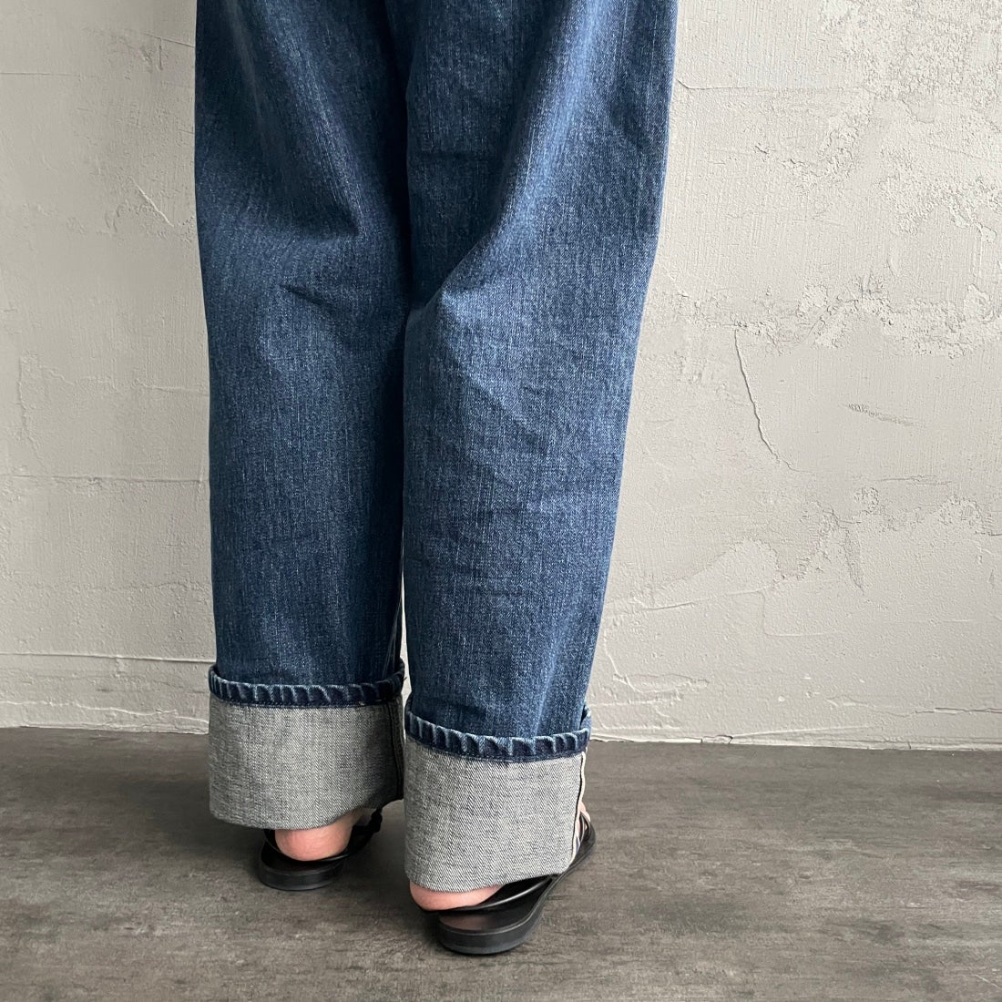 SOMETHING [サムシング] スーパーハイライズワイドストレートデニムパンツ [SA1000] 36 M.BLUE&&モデル身長：156cm　着用サイズ：S&&