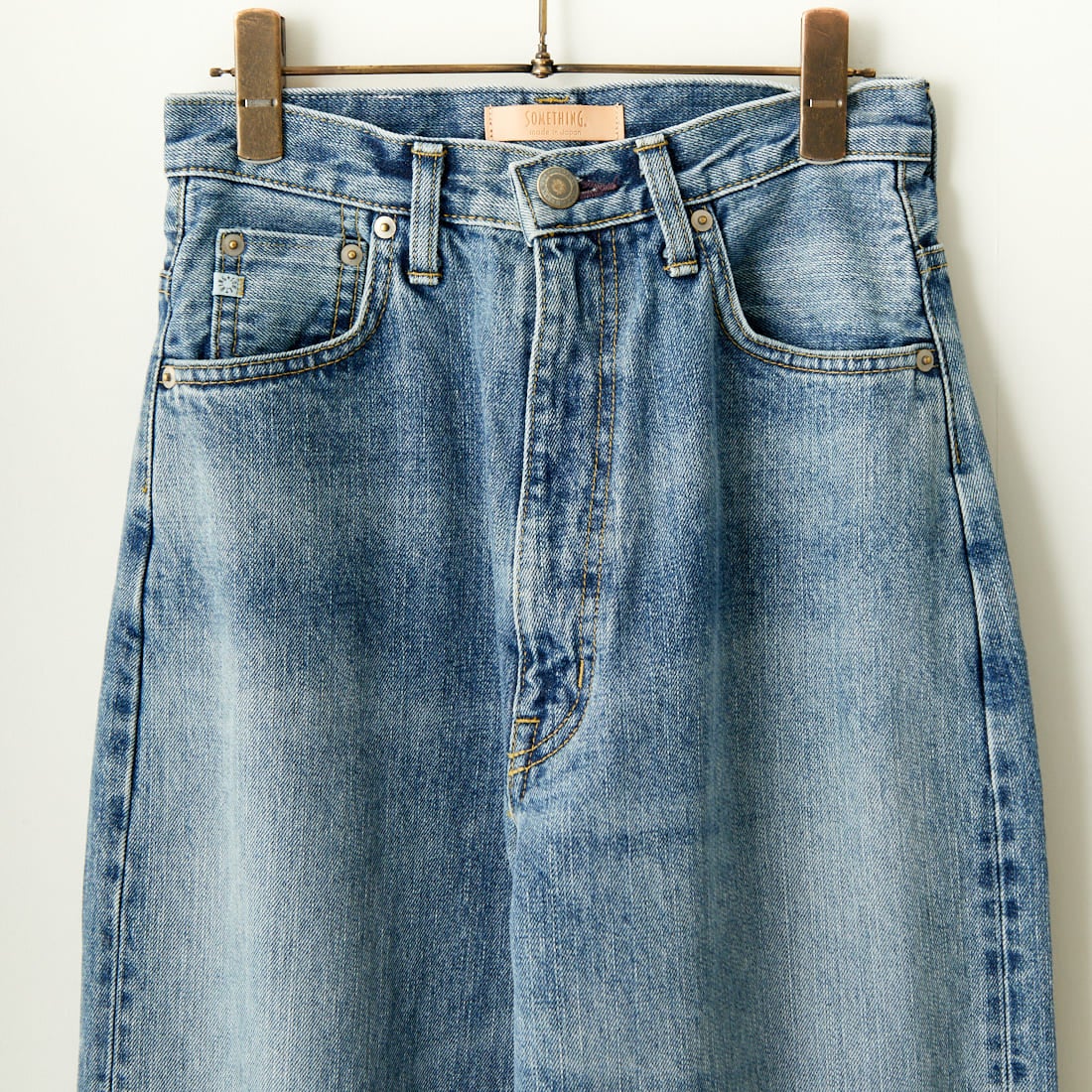 SOMETHING [サムシング] スーパーハイライズワイドストレートデニム
