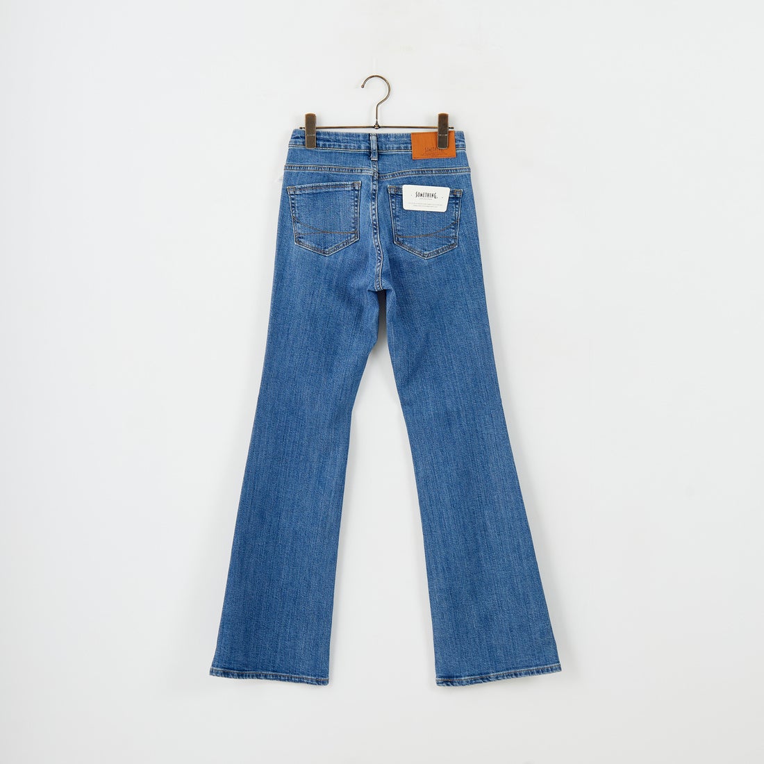 SOMETHING [サムシング] LISA フレアデニムパンツ [SKY31] 946 MID BL