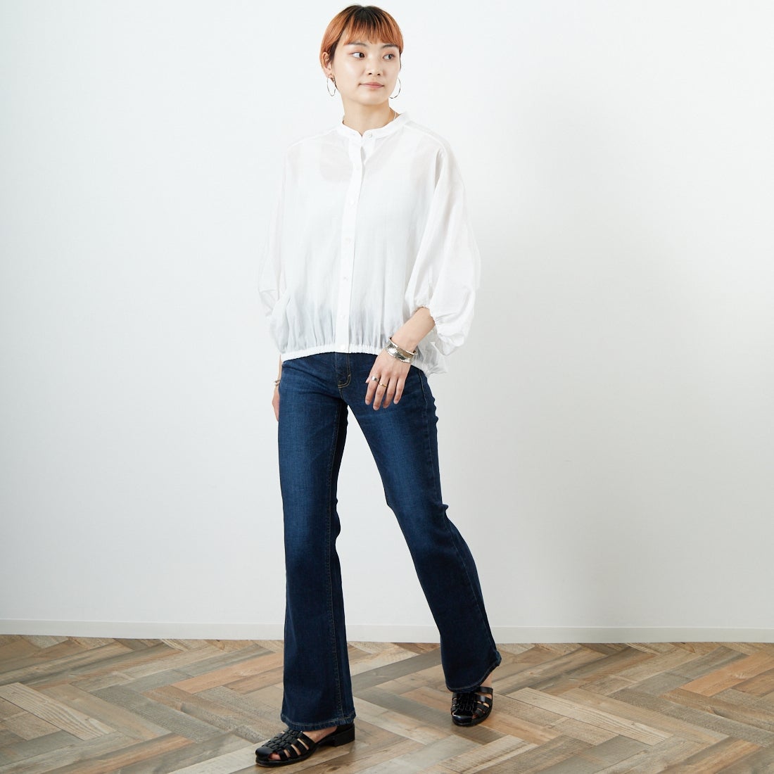 SOMETHING [サムシング] LISA フレアデニムパンツ [SKY31] 926 D.BLUE &&モデル身長：160cm 着用サイズ：26&&