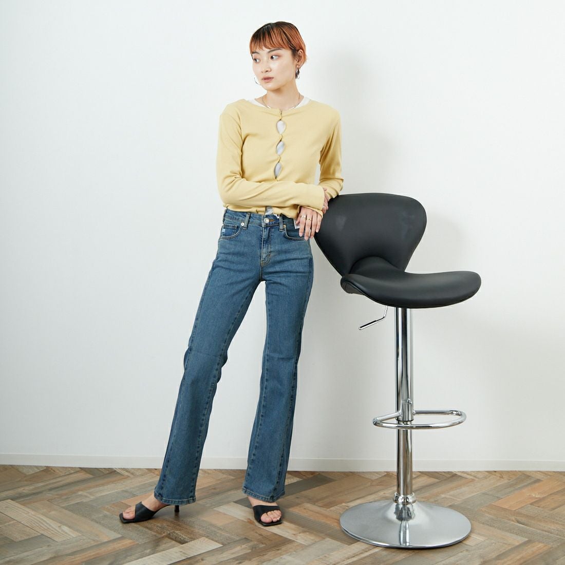 SOMETHING [サムシング] LISA フレアデニムパンツ [SKY31] 986 BICOLO &&モデル身長：160cm 着用サイズ：26&&