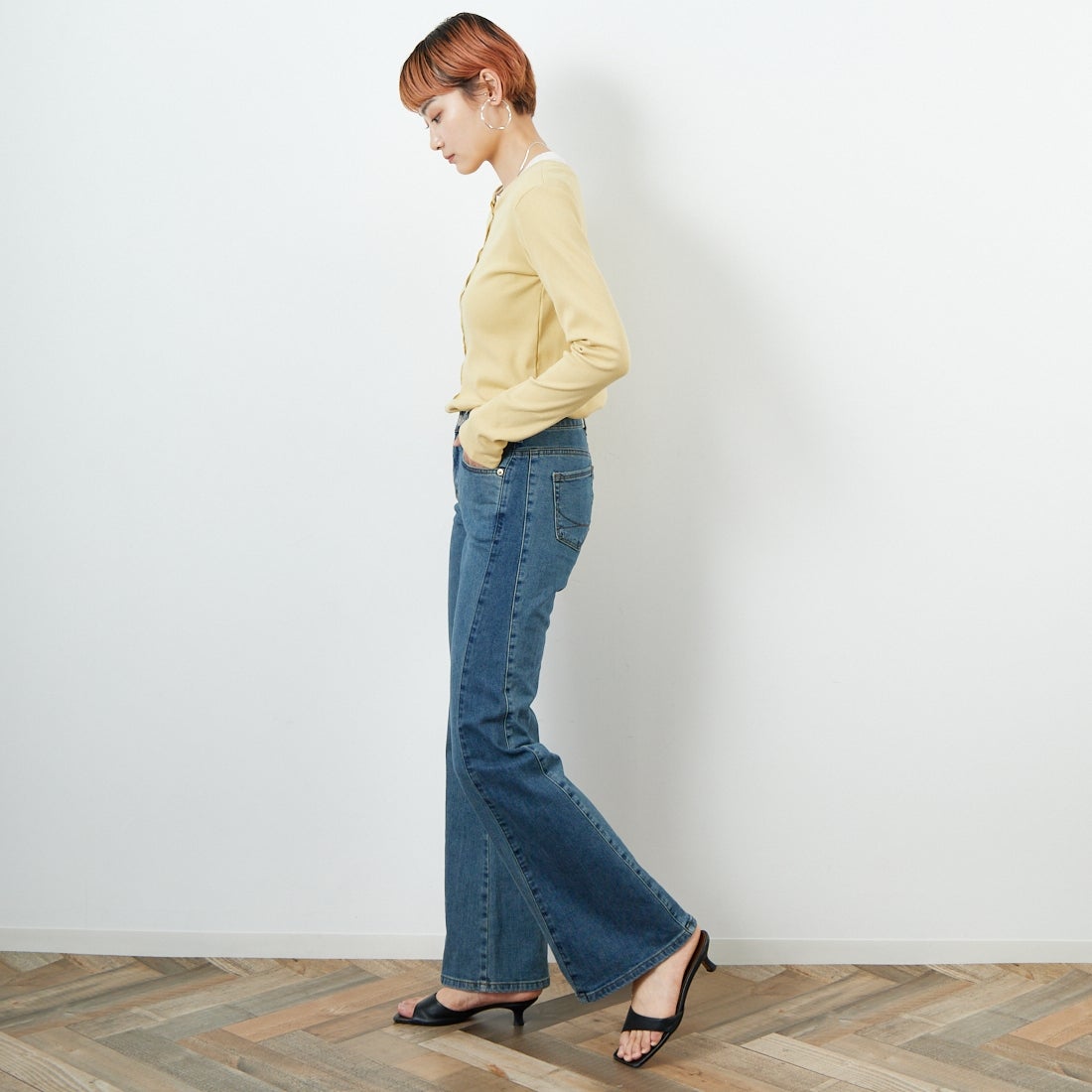 SOMETHING [サムシング] LISA フレアデニムパンツ [SKY31] 986 BICOLO &&モデル身長：160cm 着用サイズ：26&&