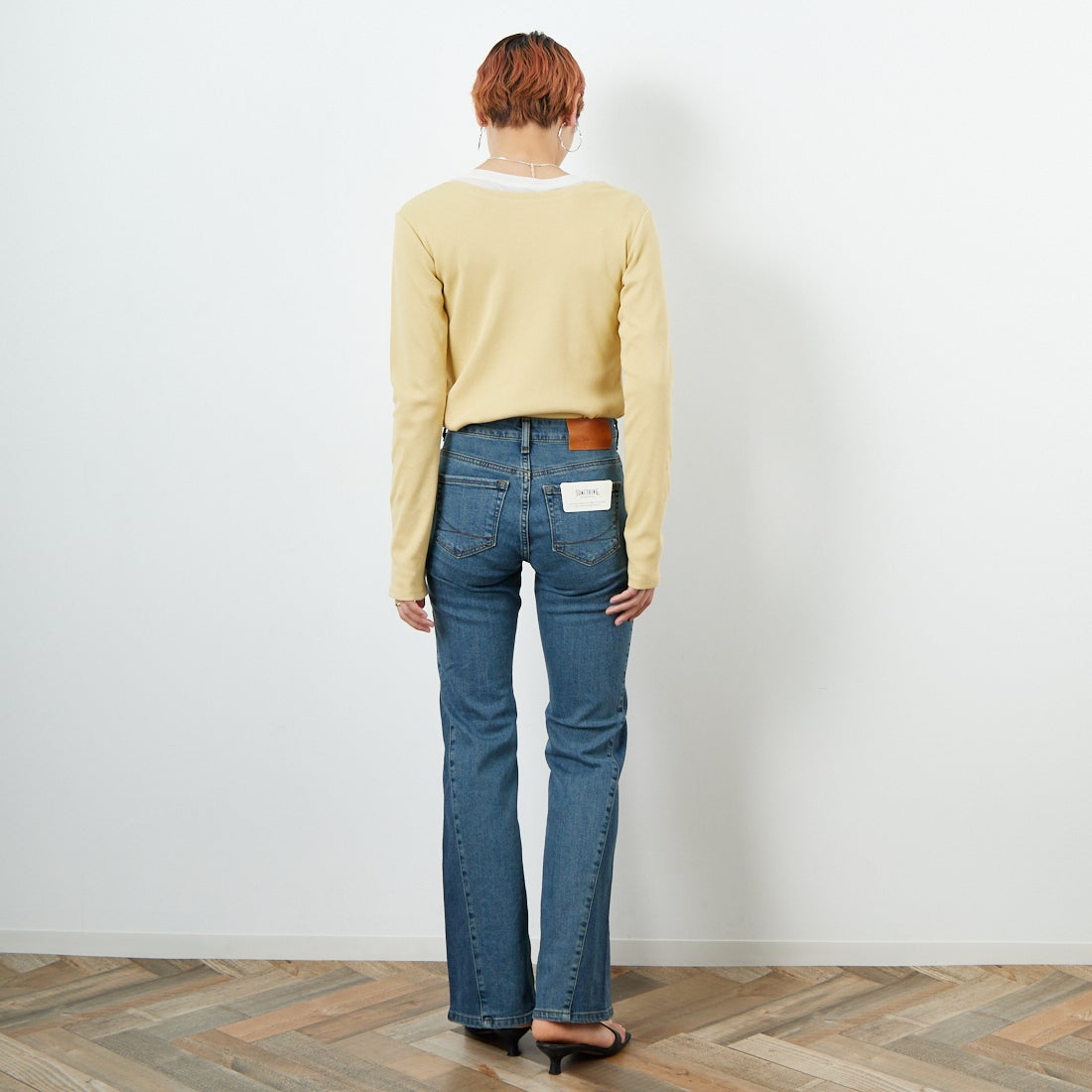 SOMETHING [サムシング] LISA フレアデニムパンツ [SKY31] 986 BICOLO &&モデル身長：160cm 着用サイズ：26&&