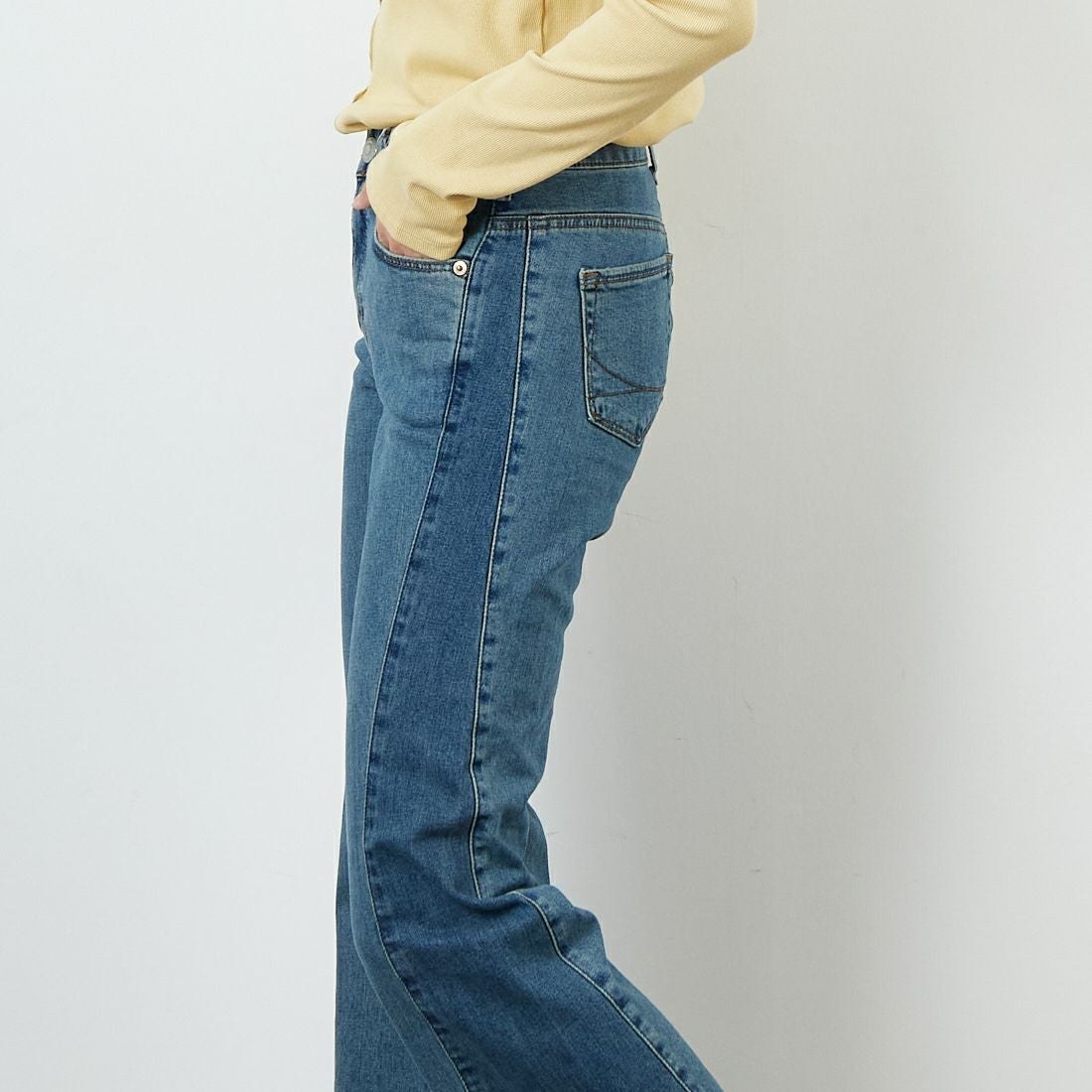 SOMETHING [サムシング] LISA フレアデニムパンツ [SKY31] 986 BICOLO &&モデル身長：160cm 着用サイズ：26&&