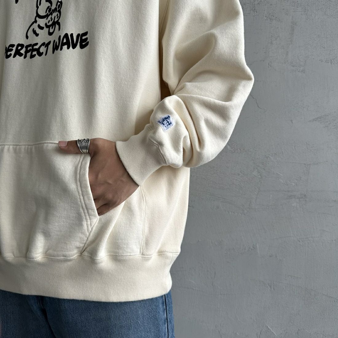 The Endless Summer [エンドレスサマー] 別注 BUHI フロッキーロゴプリント スウェットパーカー [FH-24774506-JF] 05 IVORY