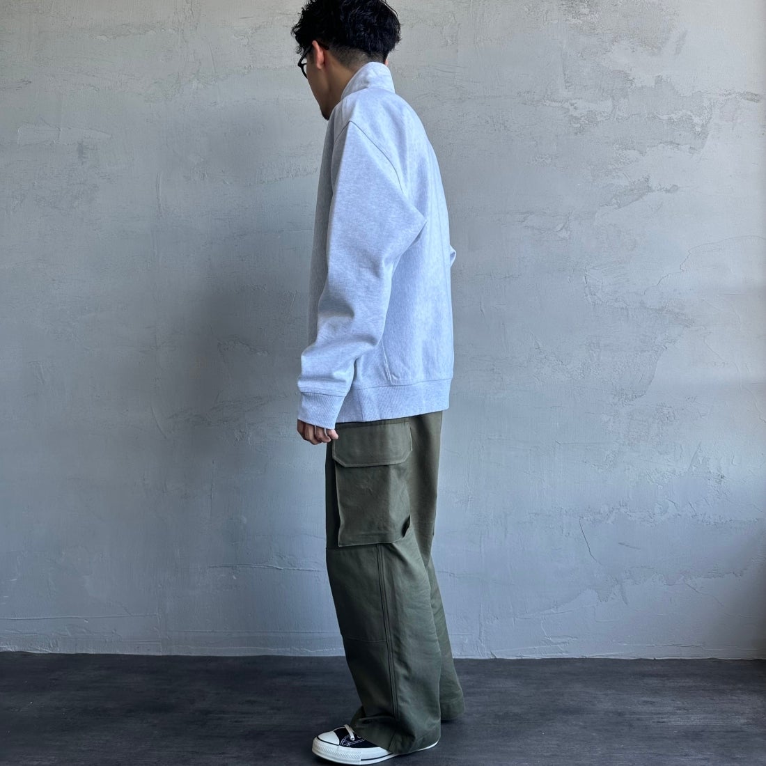 carhartt WIP [カーハートダブリューアイピー] ハーフジップアメリカンスクリプトスウェットシャツ [I027014] ASH HEATHE &&モデル身長：168cm 着用サイズ：L&&