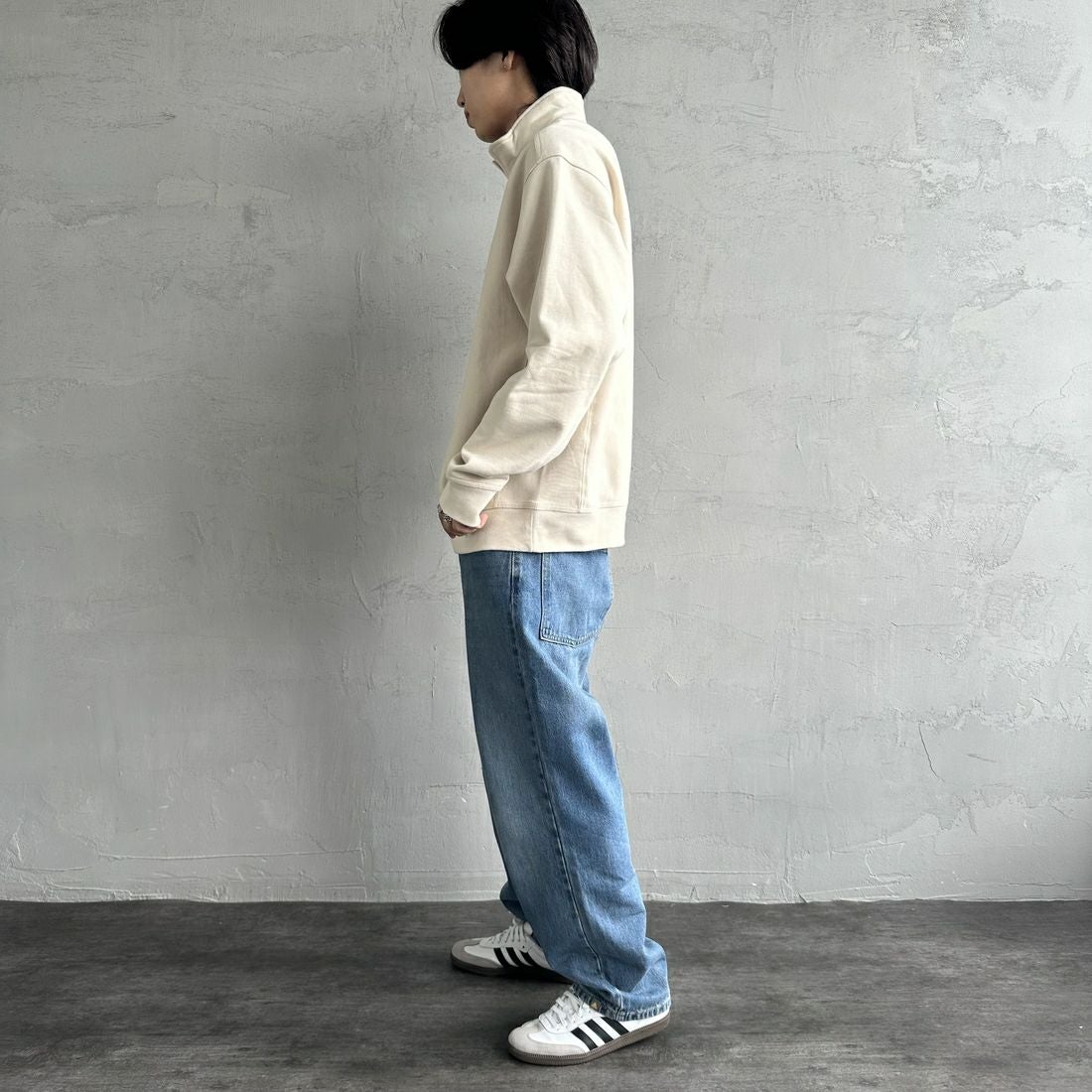 carhartt WIP [カーハートダブリューアイピー] ハーフジップアメリカンスクリプトスウェットシャツ [I027014] MOONBEAM &&モデル身長：179cm 着用サイズ：L&&