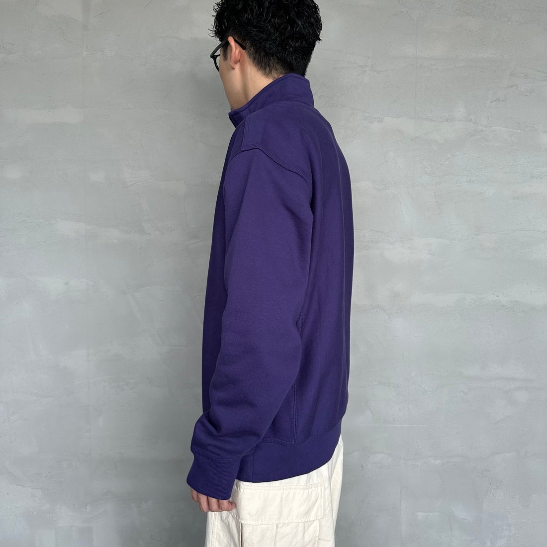 carhartt WIP [カーハートダブリューアイピー] ハーフジップアメリカンスクリプトスウェットシャツ [I027014] AURA &&モデル身長：168cm 着用サイズ：M&&