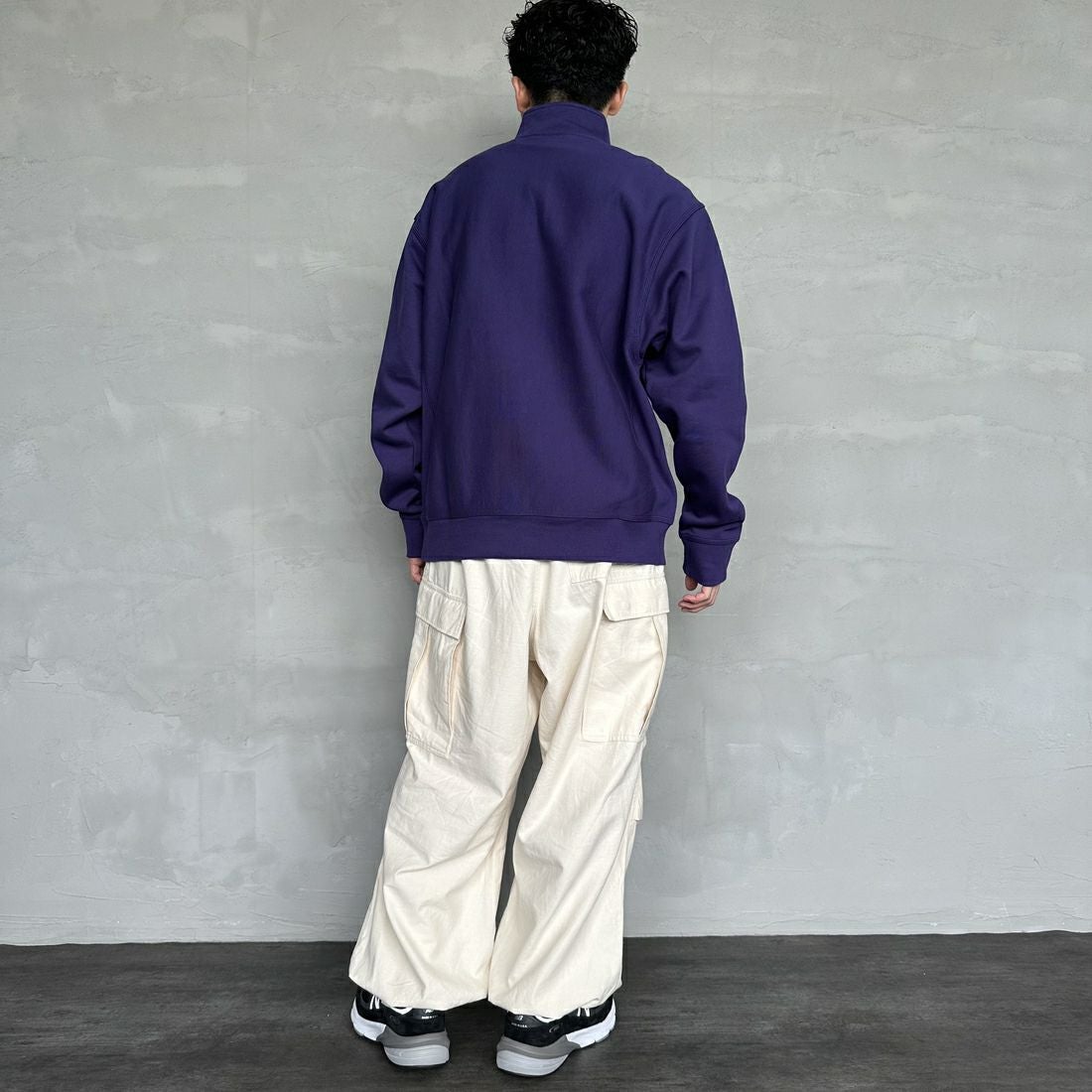 carhartt WIP [カーハートダブリューアイピー] ハーフジップアメリカンスクリプトスウェットシャツ [I027014] AURA &&モデル身長：168cm 着用サイズ：M&&