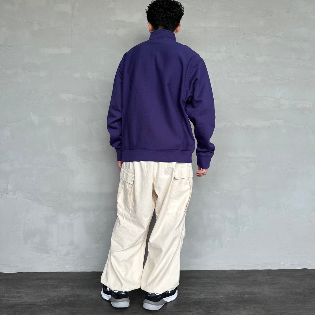 carhartt WIP [カーハートダブリューアイピー] ハーフジップアメリカンスクリプトスウェットシャツ [I027014] AURA &&モデル身長：168cm 着用サイズ：M&&