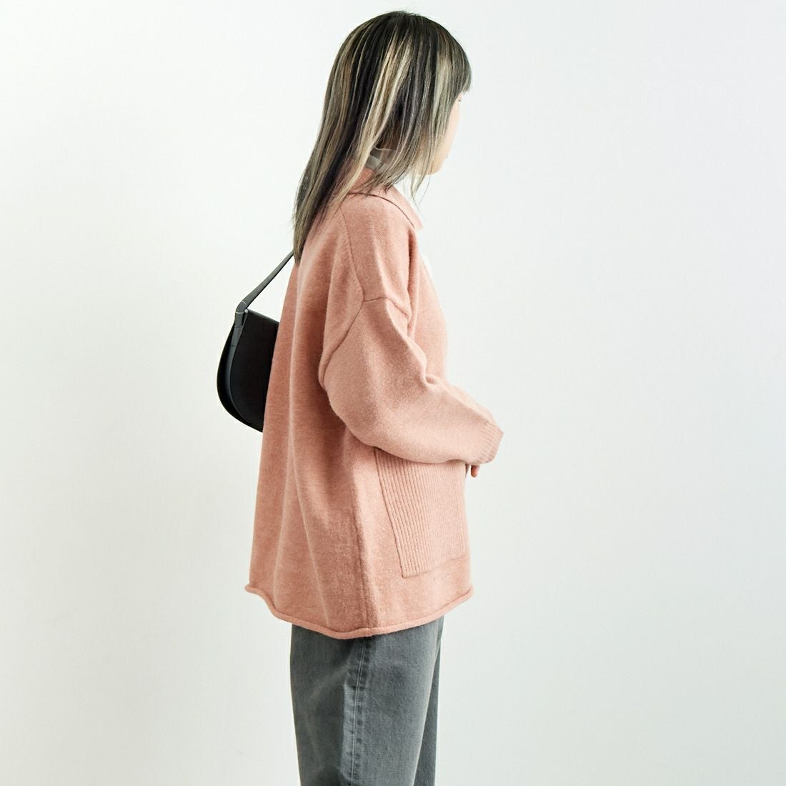 CHIGNON [シニヨン] スキッパーニットプルオーバー [9245-307DP] PINK &&モデル身長：167cm 着用サイズ：F&&