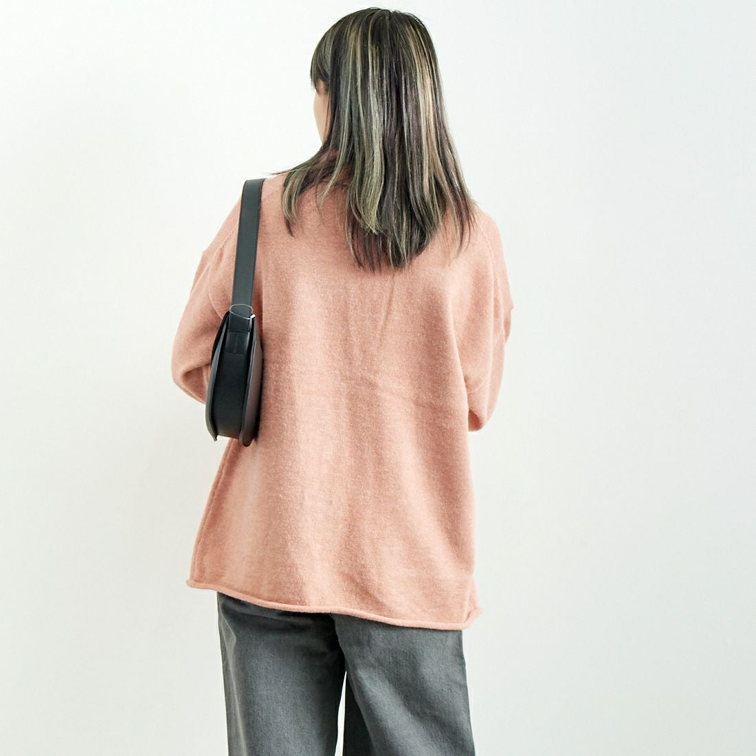 CHIGNON [シニヨン] スキッパーニットプルオーバー [9245-307DP] PINK &&モデル身長：167cm 着用サイズ：F&&