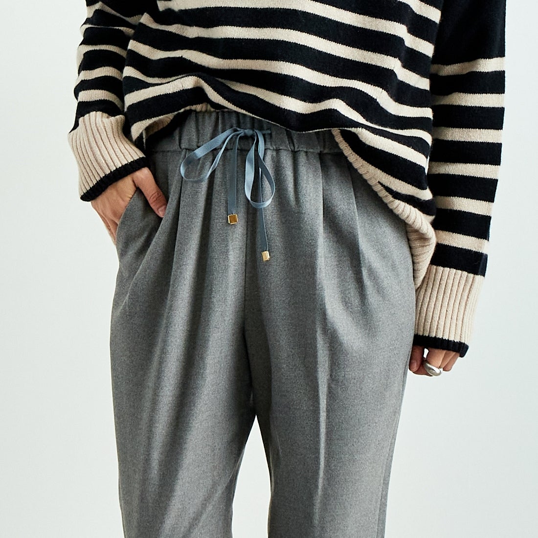 Jeans Factory Clothes [ジーンズファクトリークローズ] コスミカルウォームテーパードパンツ [21243059] 002 Mｸﾞﾚｰ &&モデル身長：158cm 着用サイズ：36&&