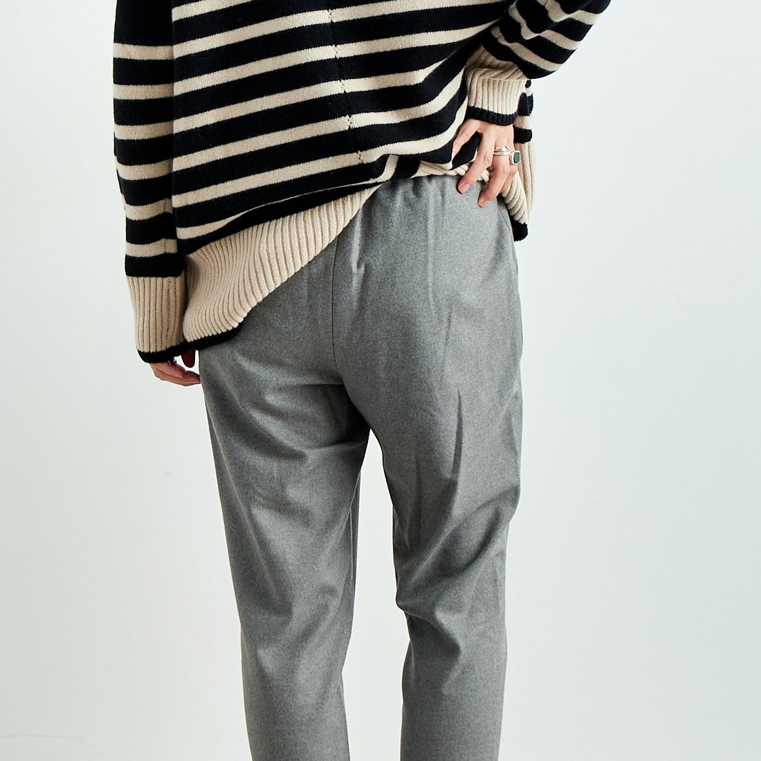 Jeans Factory Clothes [ジーンズファクトリークローズ] コスミカルウォームテーパードパンツ [21243059] 002 Mｸﾞﾚｰ &&モデル身長：158cm 着用サイズ：36&&