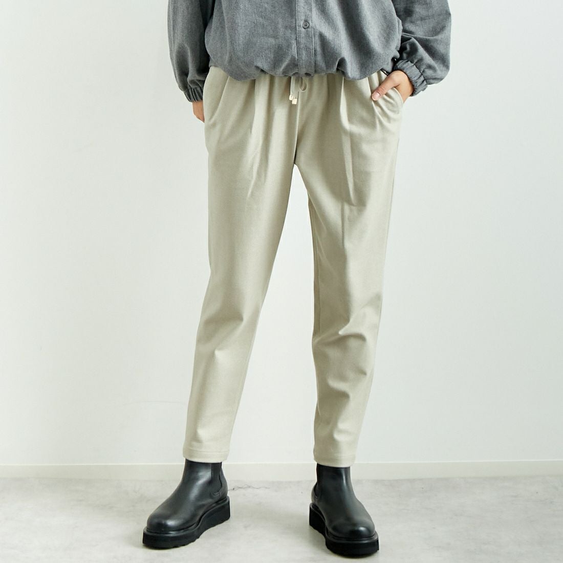 Jeans Factory Clothes [ジーンズファクトリークローズ] コスミカルウォームテーパードパンツ [21243059] 033 ﾍﾞｰｼﾞｭ &&モデル身長：167cm 着用サイズ：40&&