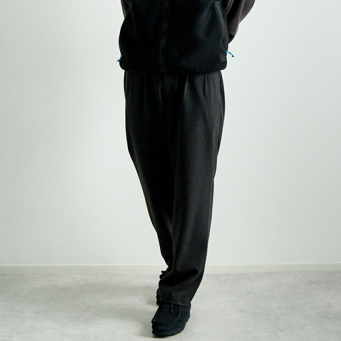 Jeans Factory Clothes [ジーンズファクトリークローズ] PREMIUM WARM タックイージートラウザー [JFC-244-083] BLACK &&モデル身長：179cm 着用サイズ：L&&