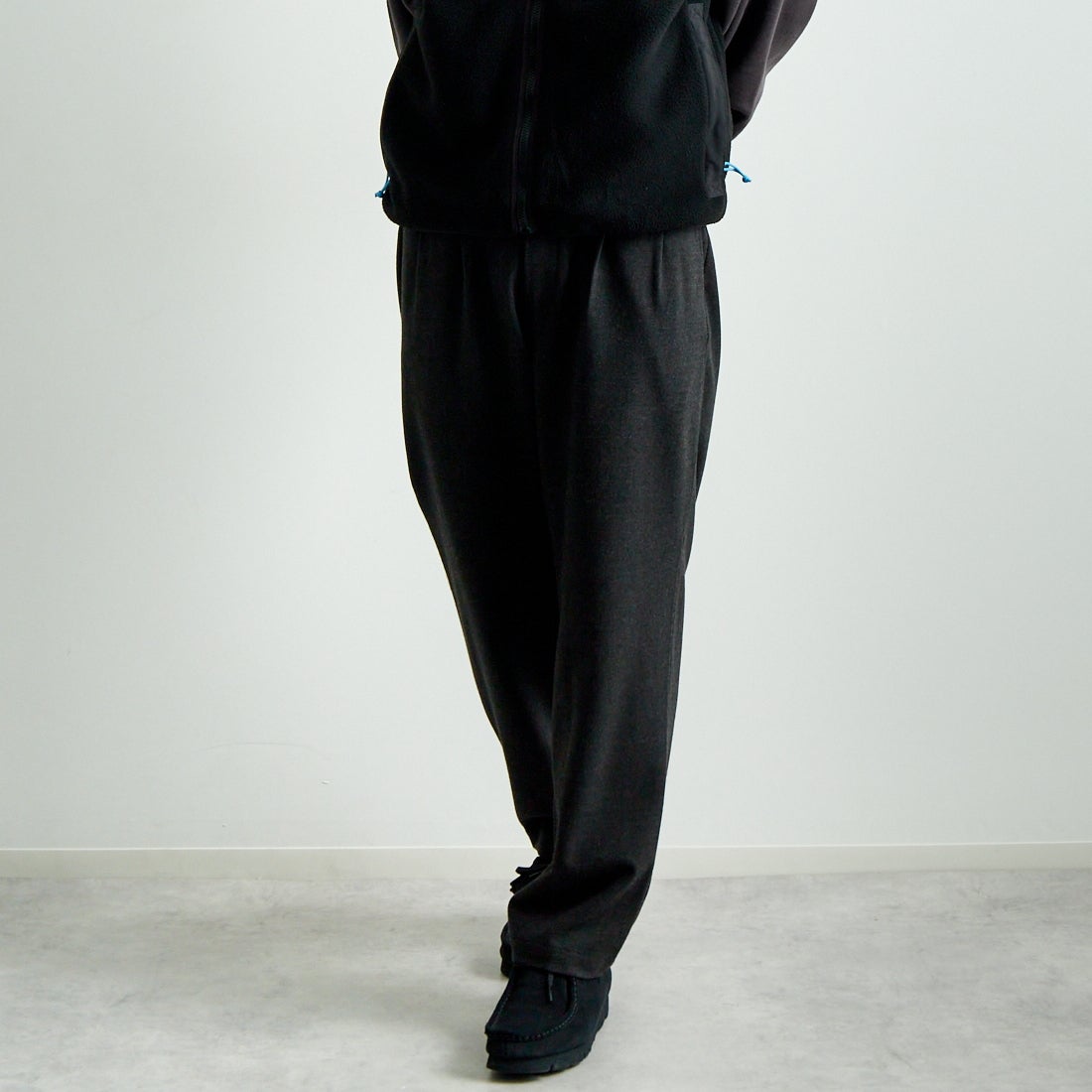Jeans Factory Clothes [ジーンズファクトリークローズ] PREMIUM WARM タックイージートラウザー [JFC-244-083] BLACK &&モデル身長：179cm 着用サイズ：L&&
