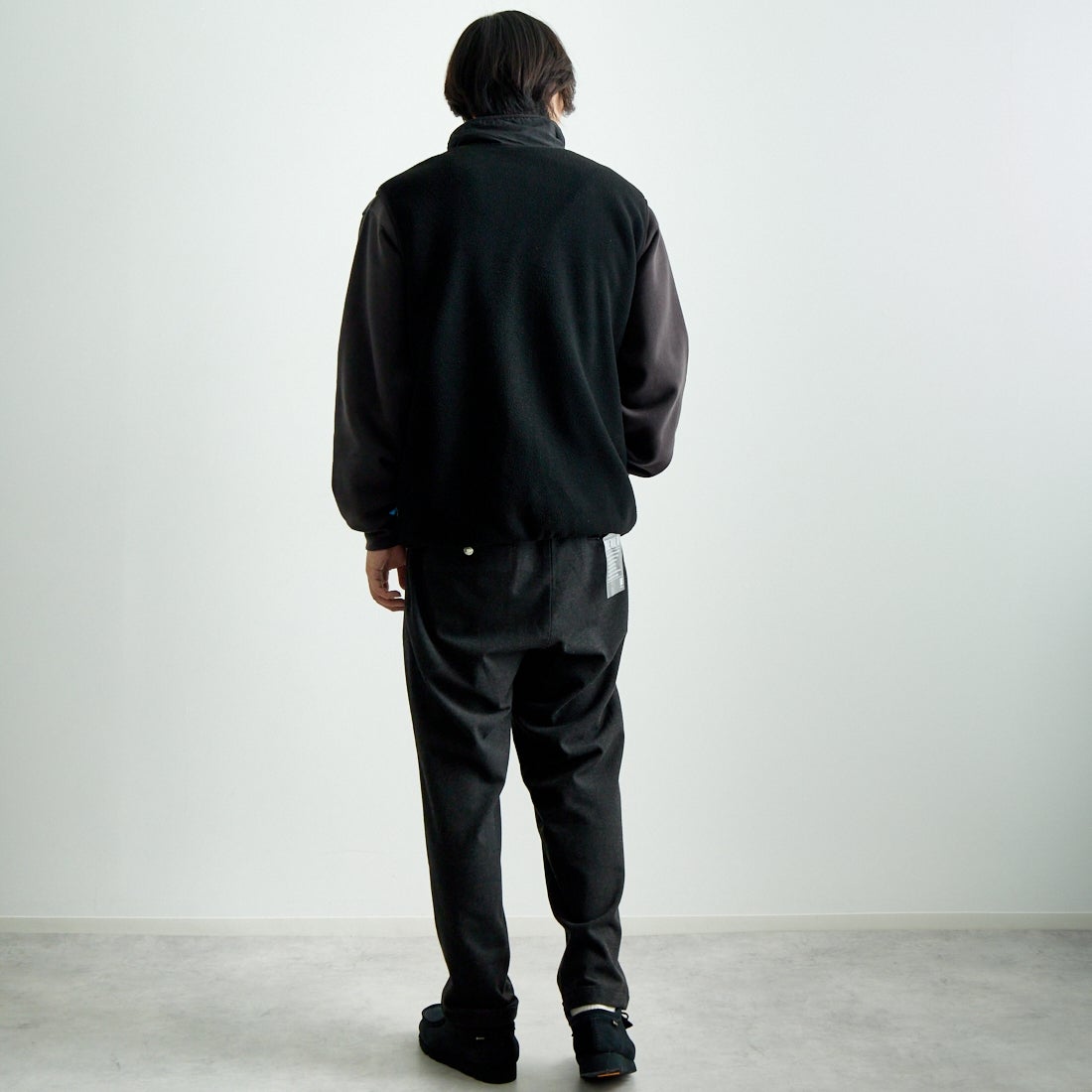 Jeans Factory Clothes [ジーンズファクトリークローズ] PREMIUM WARM タックイージートラウザー [JFC-244-083] BLACK &&モデル身長：179cm 着用サイズ：L&&