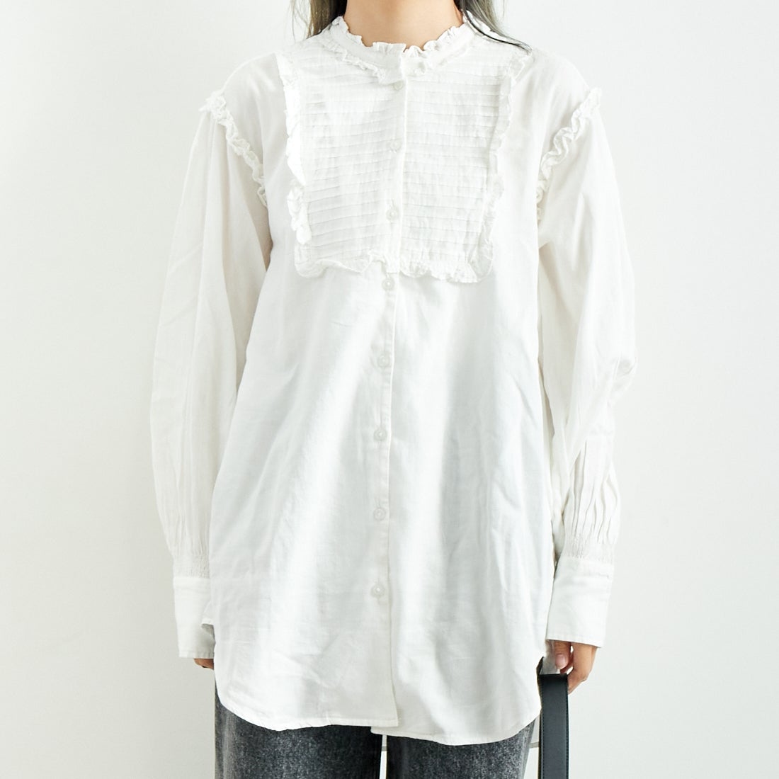 crinkle crinkle crinkle [クリンクル クリンクル クリンクル] ピンタックフリルブラウス [CC-3006] WHITE &&モデル身長：167cm 着用サイズ：F&&