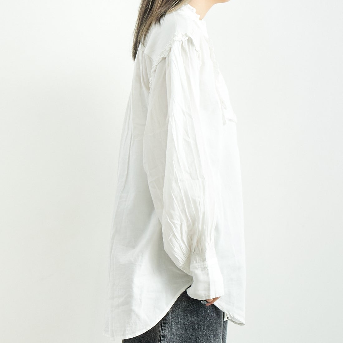 crinkle crinkle crinkle [クリンクル クリンクル クリンクル] ピンタックフリルブラウス [CC-3006] WHITE &&モデル身長：167cm 着用サイズ：F&&