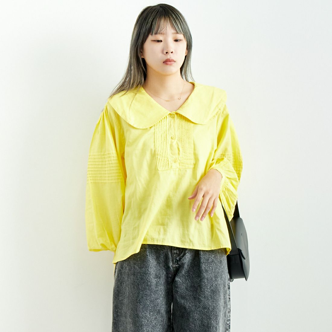 crinkle crinkle crinkle [クリンクル クリンクル クリンクル] ラウンドカラーボリュームブラウス [CC-3011] YELLOW &&モデル身長：167cm 着用サイズ：F&&