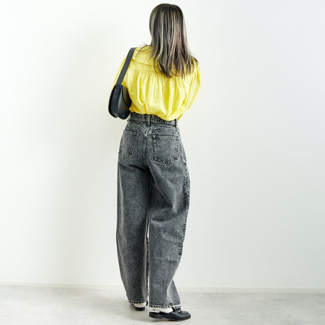 crinkle crinkle crinkle [クリンクル クリンクル クリンクル] ラウンドカラーボリュームブラウス [CC-3011] YELLOW &&モデル身長：167cm 着用サイズ：F&&