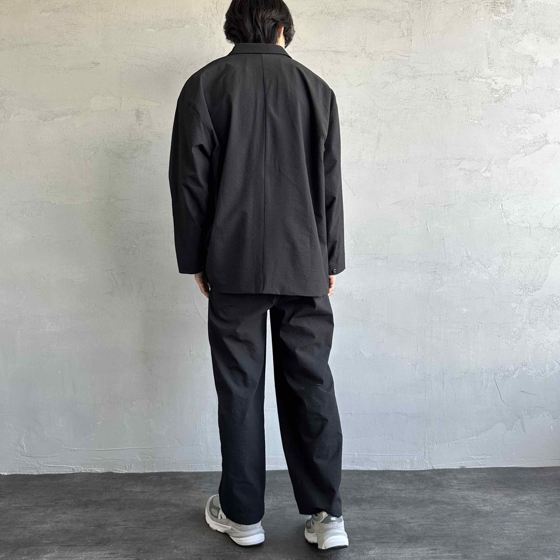 THOUSAND MILE [サウザンド マイル] 別注 シアサッカージャケット&パンツ セットアップ [TM251SS50471-JF] 09 BLACK &&モデル身長：179cm 着用サイズ：XL&&