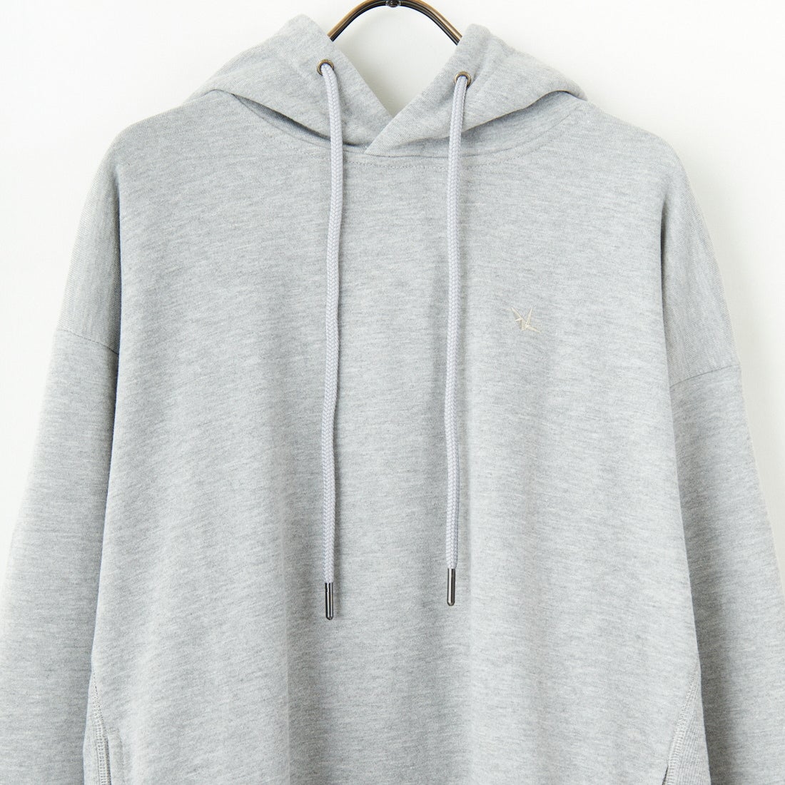 1PIU1UGUALE3 RELAX [ウノ ピゥ ウノ ウグァーレ トレ] 別注 バックロゴ刺繍 スウェットパーカー [USO-24121IN-JF] GRAY