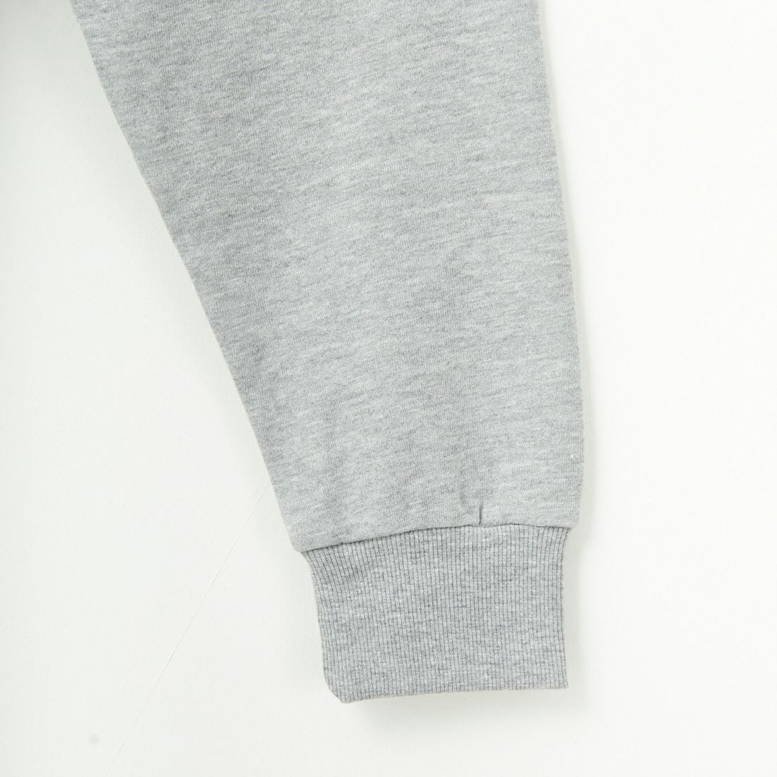 1PIU1UGUALE3 RELAX [ウノ ピゥ ウノ ウグァーレ トレ] 別注 バックロゴ刺繍 スウェットパーカー [USO-24121IN-JF] GRAY