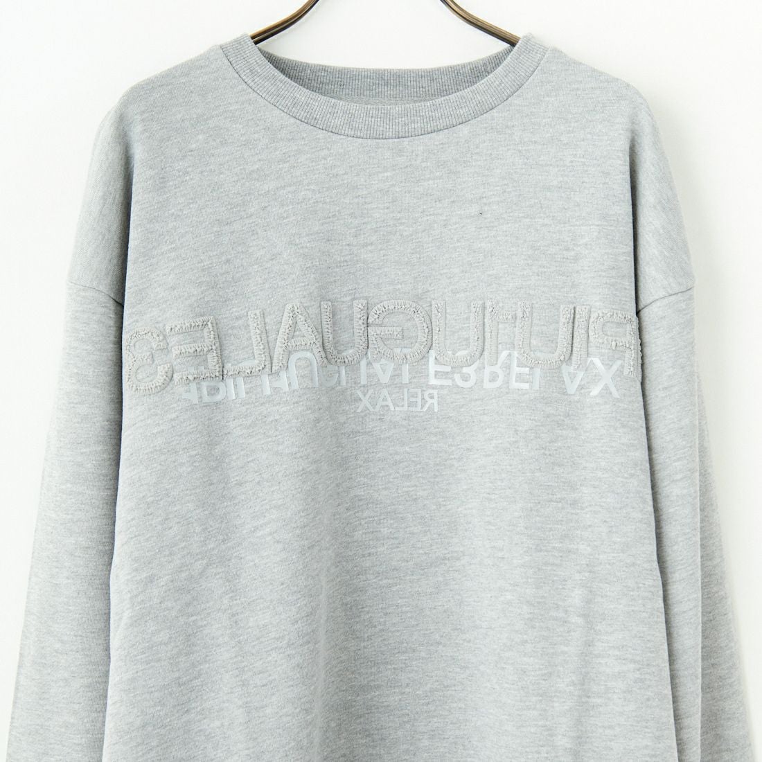 1PIU1UGUALE3 RELAX [ウノ ピゥ ウノ ウグァーレ トレ] 別注 発泡プリントロゴ クルーネックスウェット [USO-24120IN-JF] GRAY