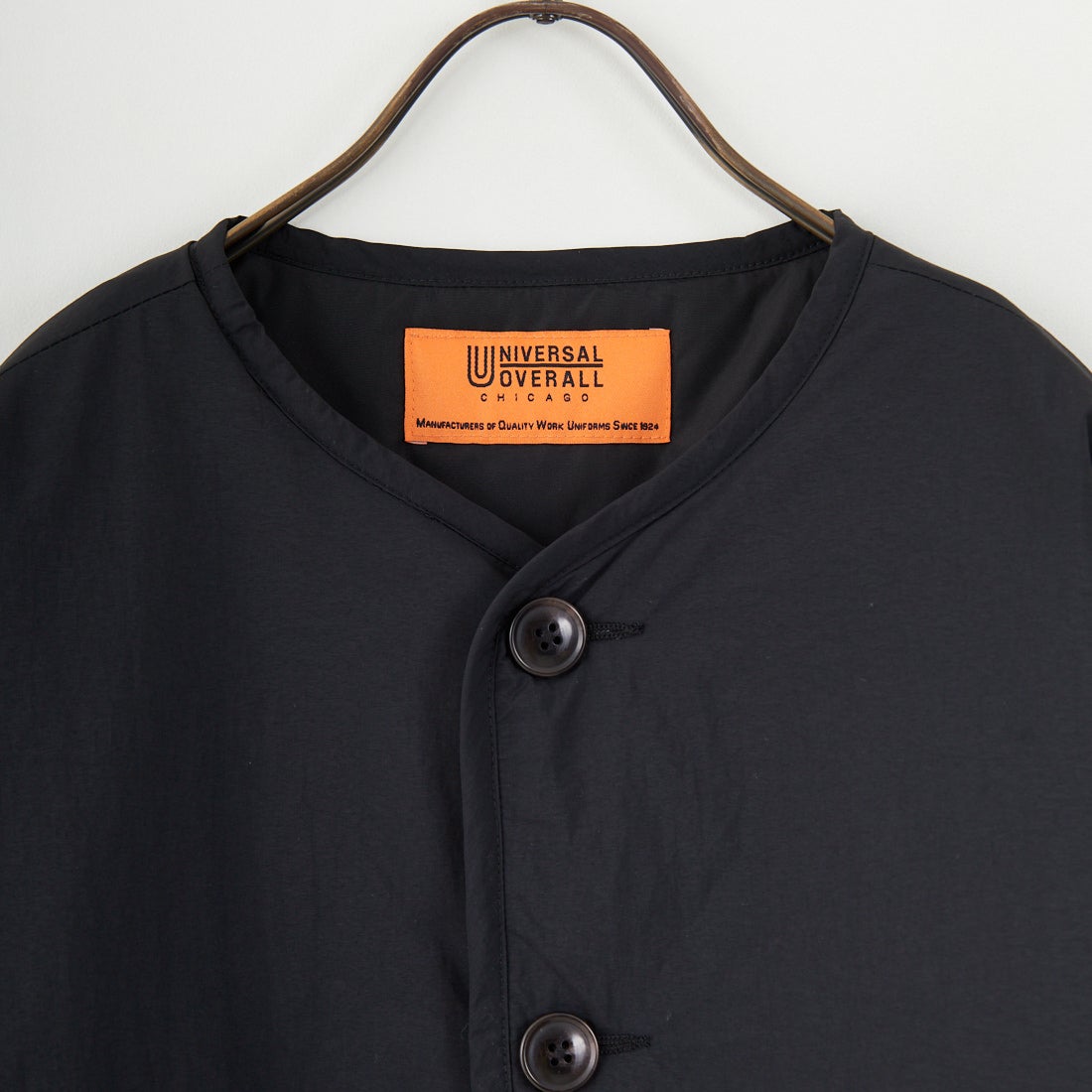 UNIVERSAL OVERALL [ユニバーサルオーバーオール] 別注 中綿入りノーカラージャケット [U2432452IN-JF] BLACK