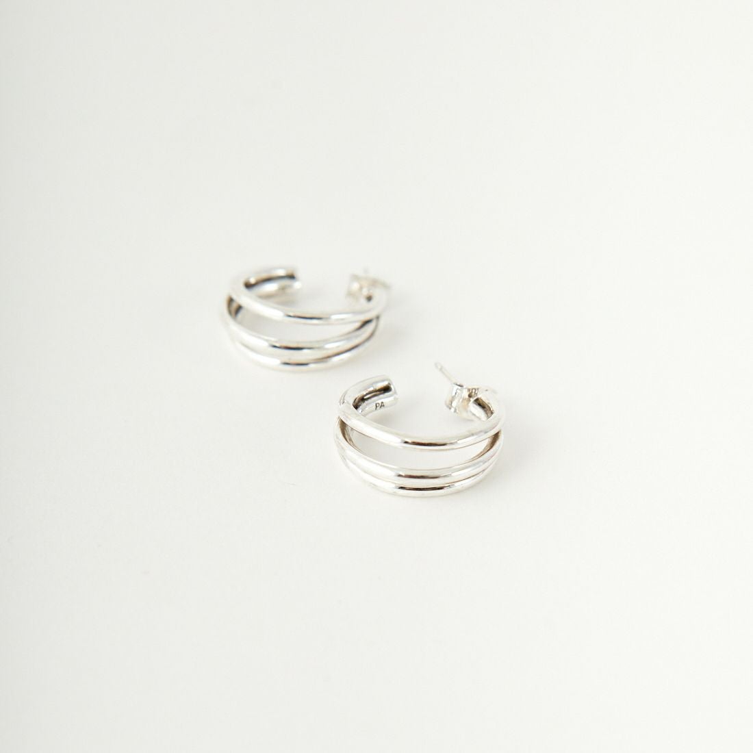 PHILIPPE AUDIBERT [フィリップ オーディベール] CREOLE NEAL PM LATION シルバーフープピアス [BO4760] SILVER