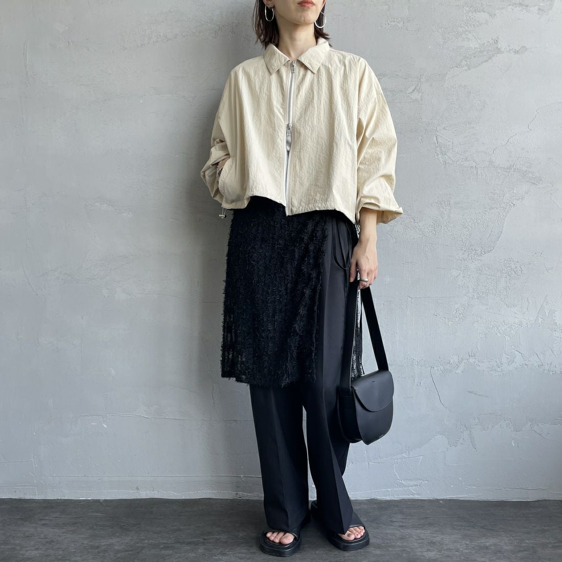 By/m [バイエム] マルチWAY チュールフェザーシアーラップスカート [B24142017] 09 BLACK&&モデル身長：158cm 着用サイズ：F&&