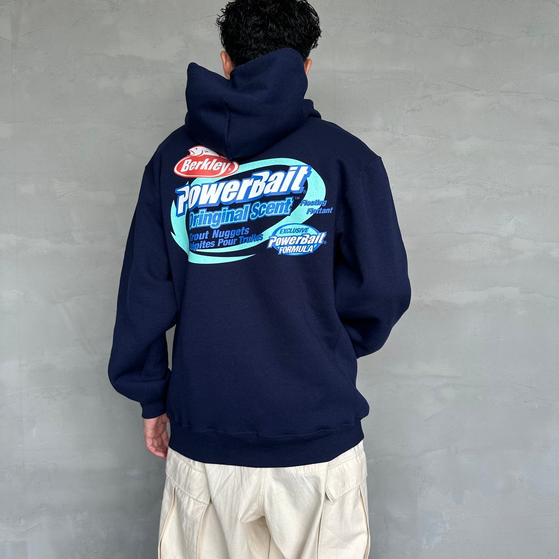 Berkley × RUSSELL ATHLETIC [バークレー × ラッセルアスレチック] 別注 バックプリント スウェットパーカー [RBK-24175IN-JF2] NAVY &&モデル身長：168cm 着用サイズ：L&&