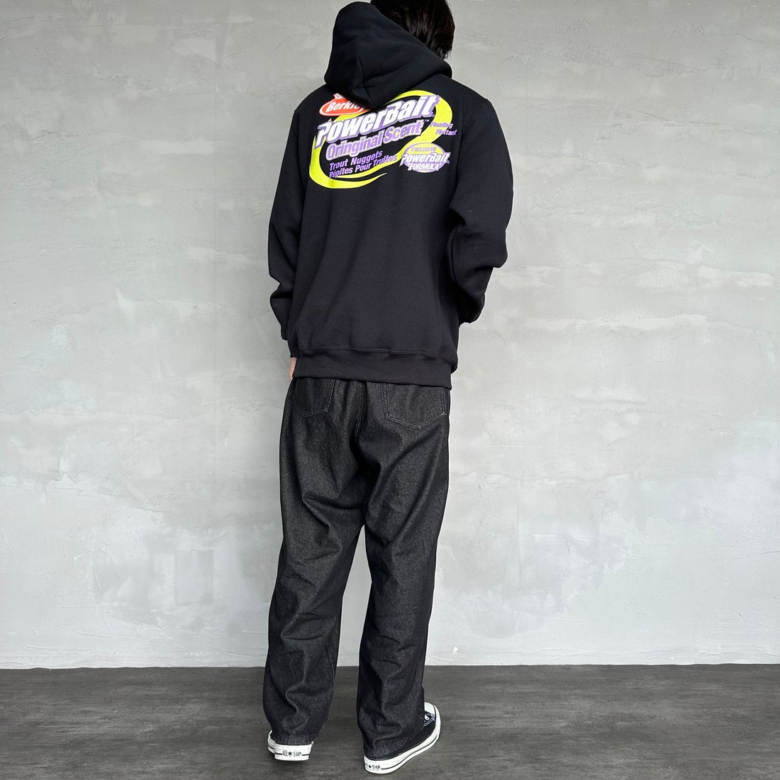 Berkley × RUSSELL ATHLETIC [バークレー × ラッセルアスレチック] 別注 バックプリント スウェットパーカー [RBK-24175IN-JF2] BLACK &&モデル身長：179cm 着用サイズ：L&&