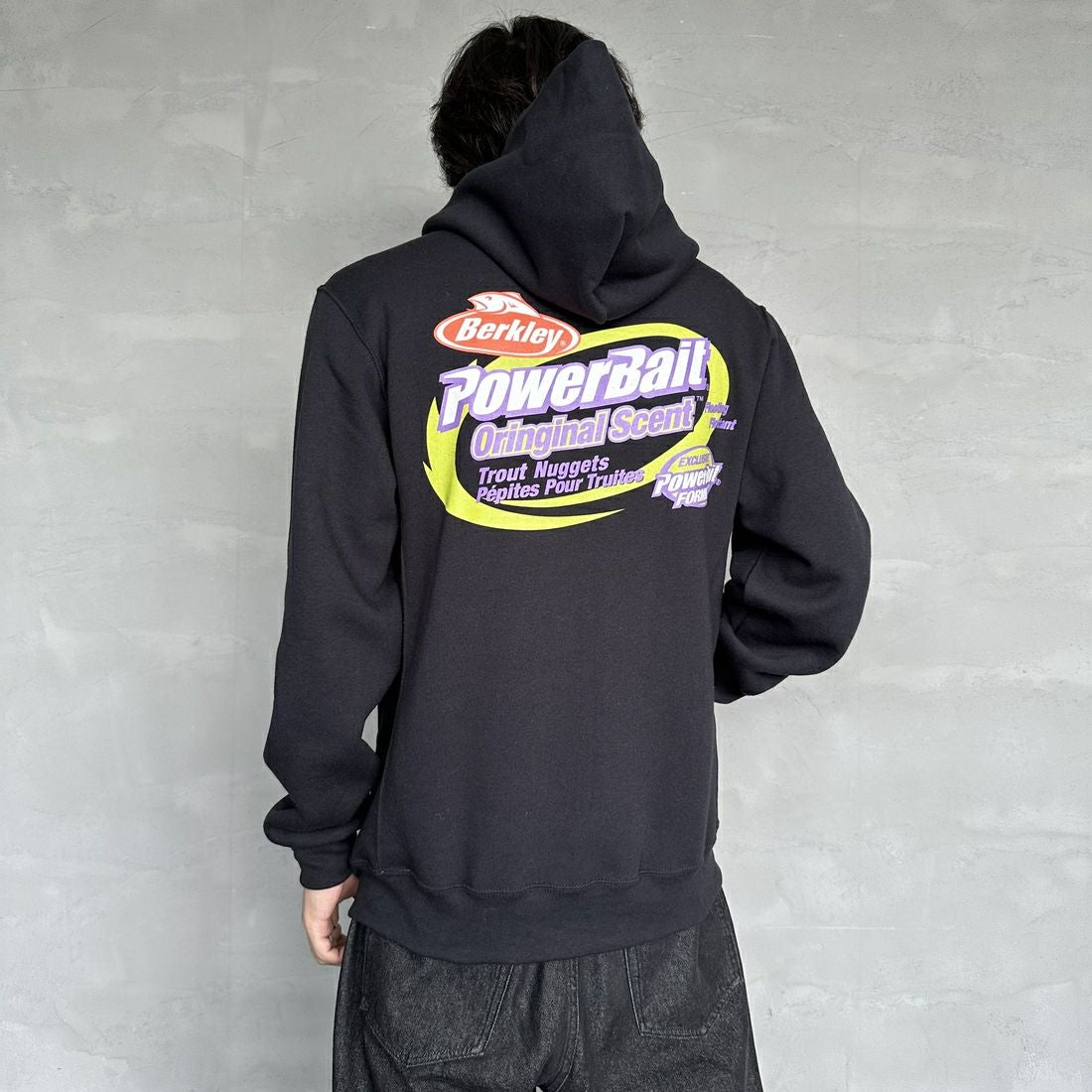 Berkley × RUSSELL ATHLETIC [バークレー × ラッセルアスレチック] 別注 バックプリント スウェットパーカー [RBK-24175IN-JF2] BLACK &&モデル身長：179cm 着用サイズ：M&&