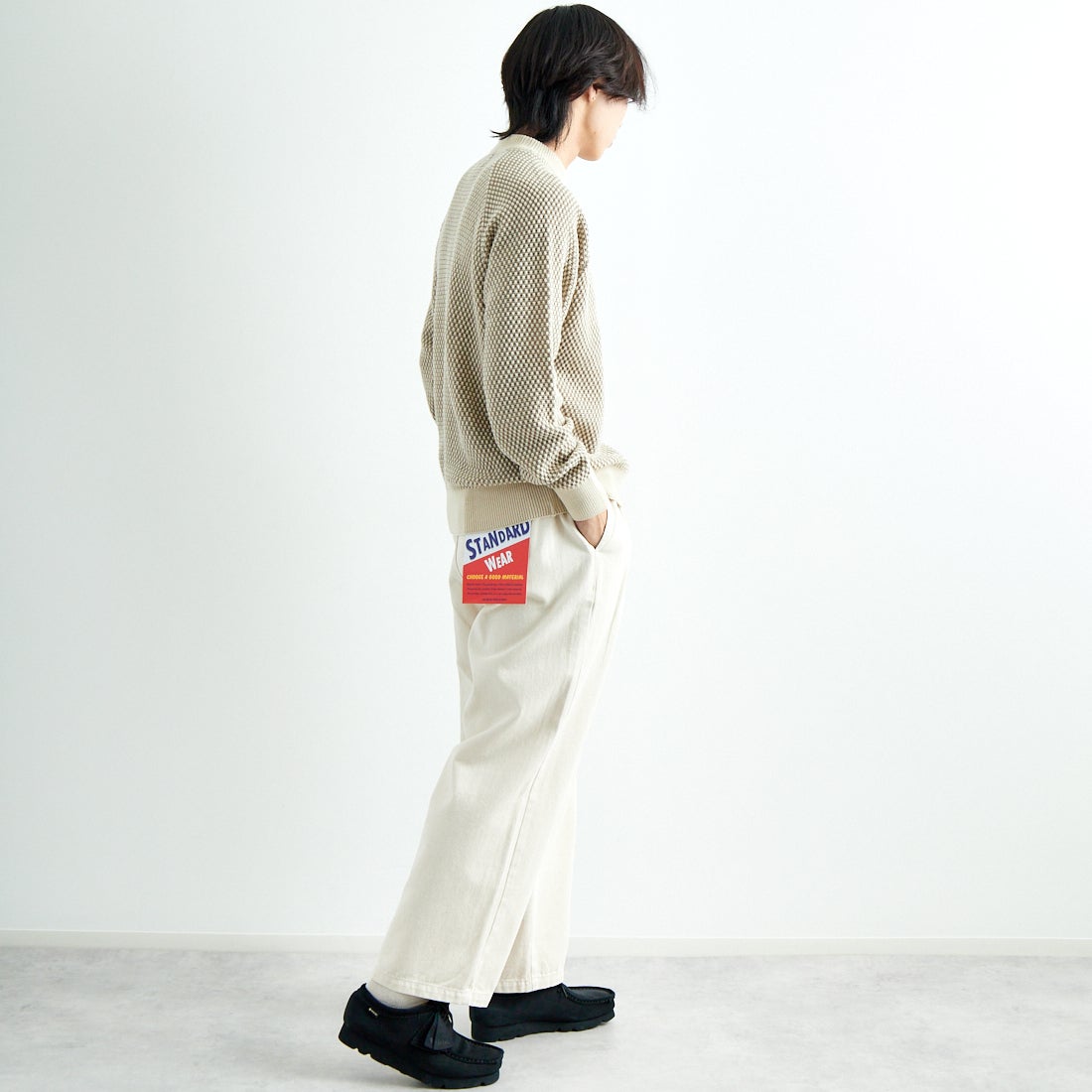 gim × JEANSFACTORY [ジム × ジーンズファクトリー] ウォッシャブルポップコーン編みクルーネックニット [24527589] 303 ｴｸﾘｭ &&モデル身長：179cm 着用サイズ：L&&