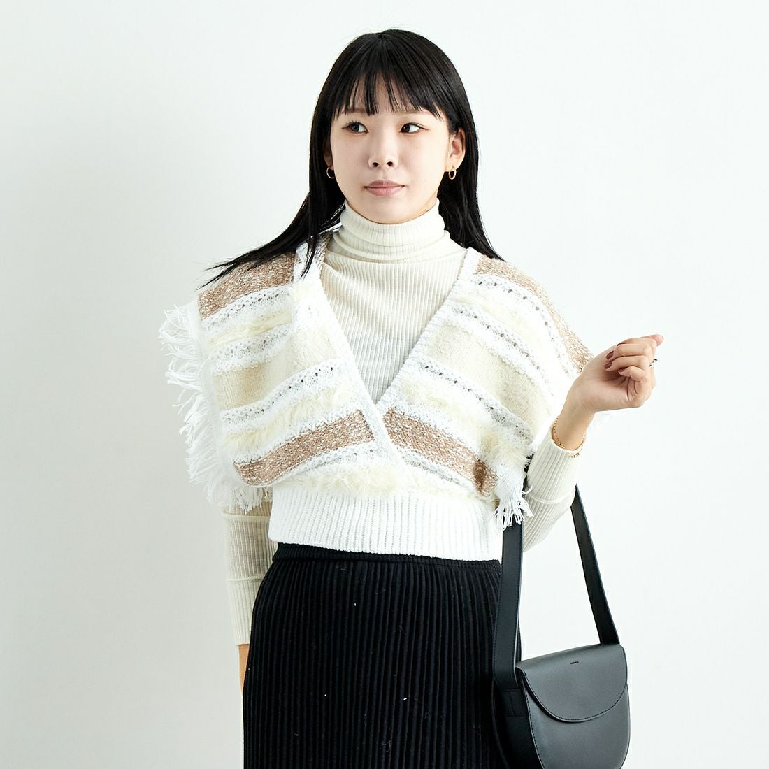 06 O.WHITE&&モデル身長：167cm 着用サイズ：F&&