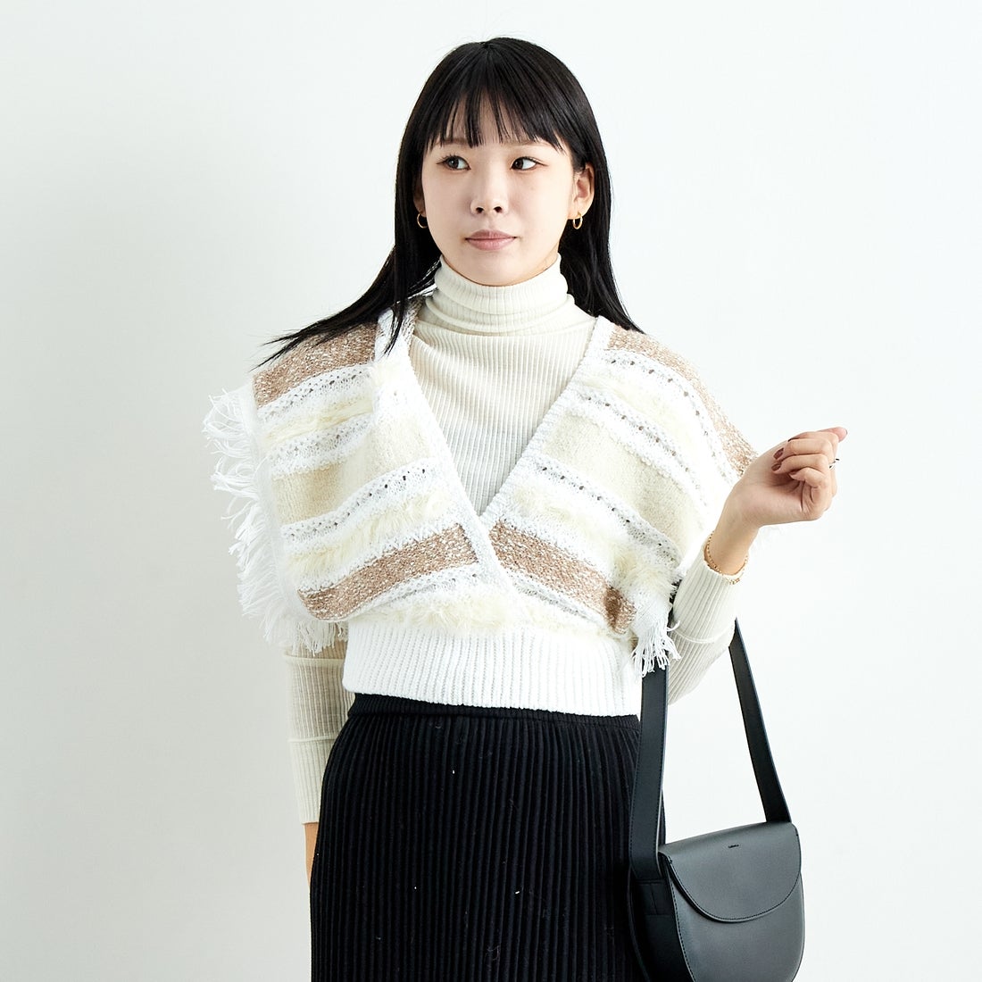 06 O.WHITE&&モデル身長：167cm 着用サイズ：F&&