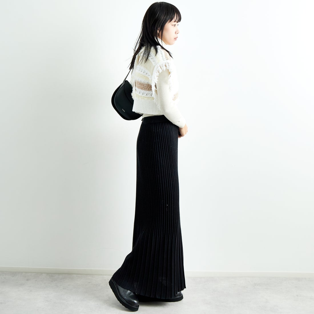 TORRAZZO DONNA [トラッゾドンナ] ファンシーヤーンランダムボーダーベスト [6257-410] 06 O.WHITE &&モデル身長：167cm 着用サイズ：F&&