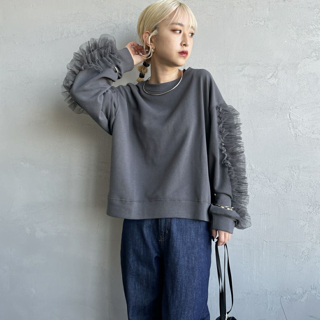 By/m [バイエム] 袖チュールフリルデザイン プルオーバースウェット