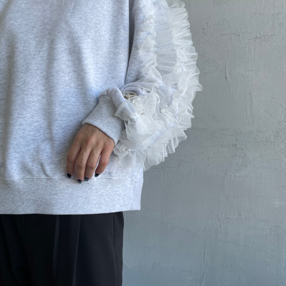 By/m [バイエム] 袖チュールフリルデザイン プルオーバースウェット [B24132079] 20 OATMEAL