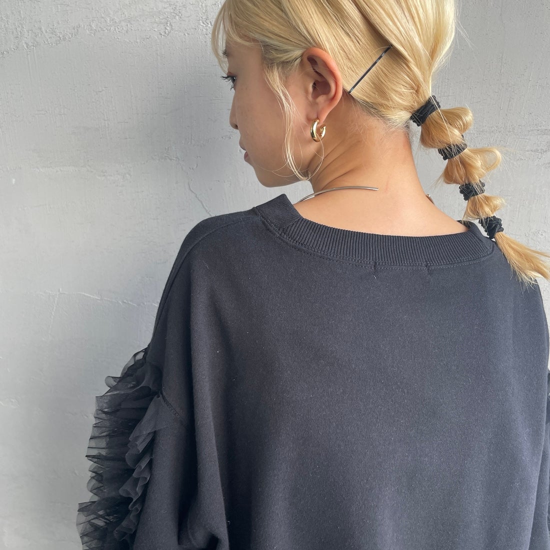 By/m [バイエム] 袖チュールフリルデザイン プルオーバースウェット [B24132079] 09 BLACK