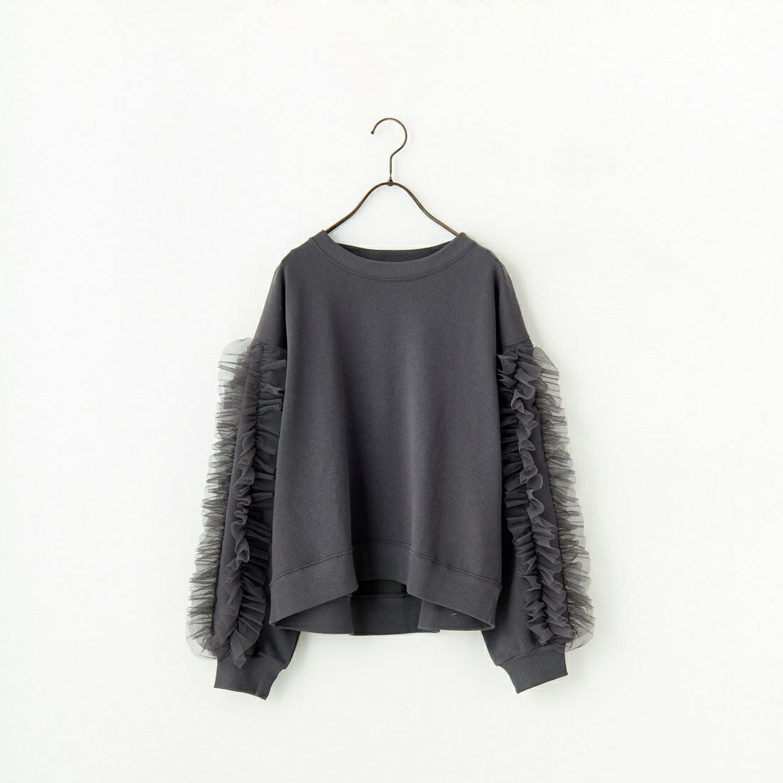 By/m [バイエム] 袖チュールフリルデザイン プルオーバースウェット [B24132079] 08 CHARCOA